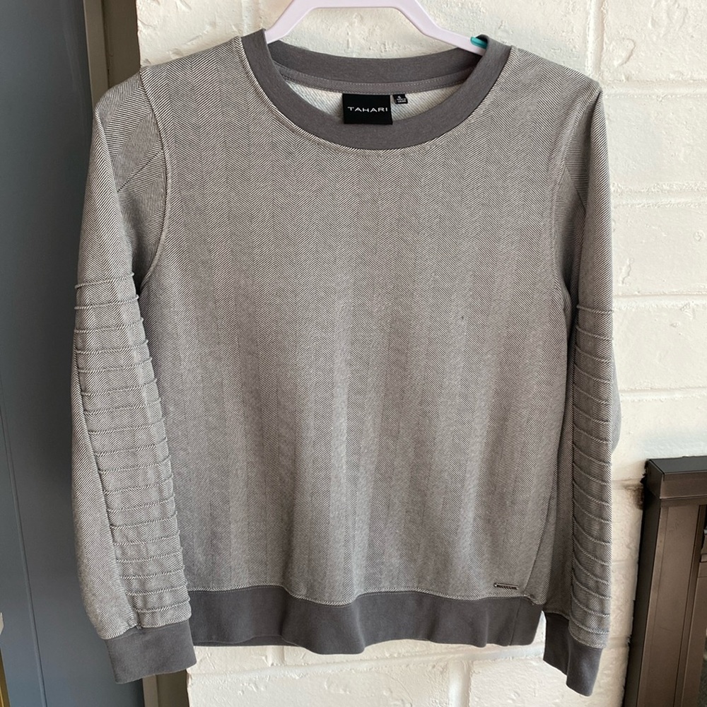 Tahari Ladies Sweater